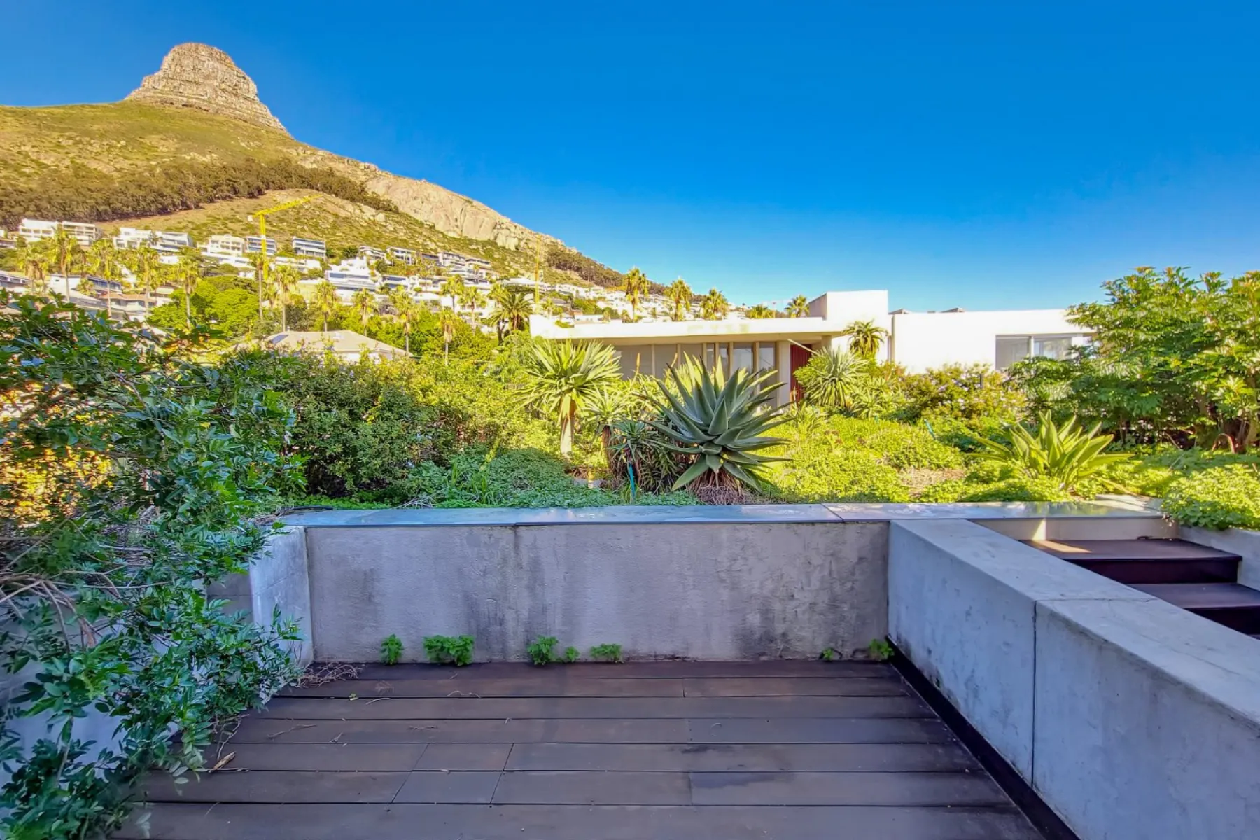 8 Bedroom Property for Sale in Fresnaye Western Cape